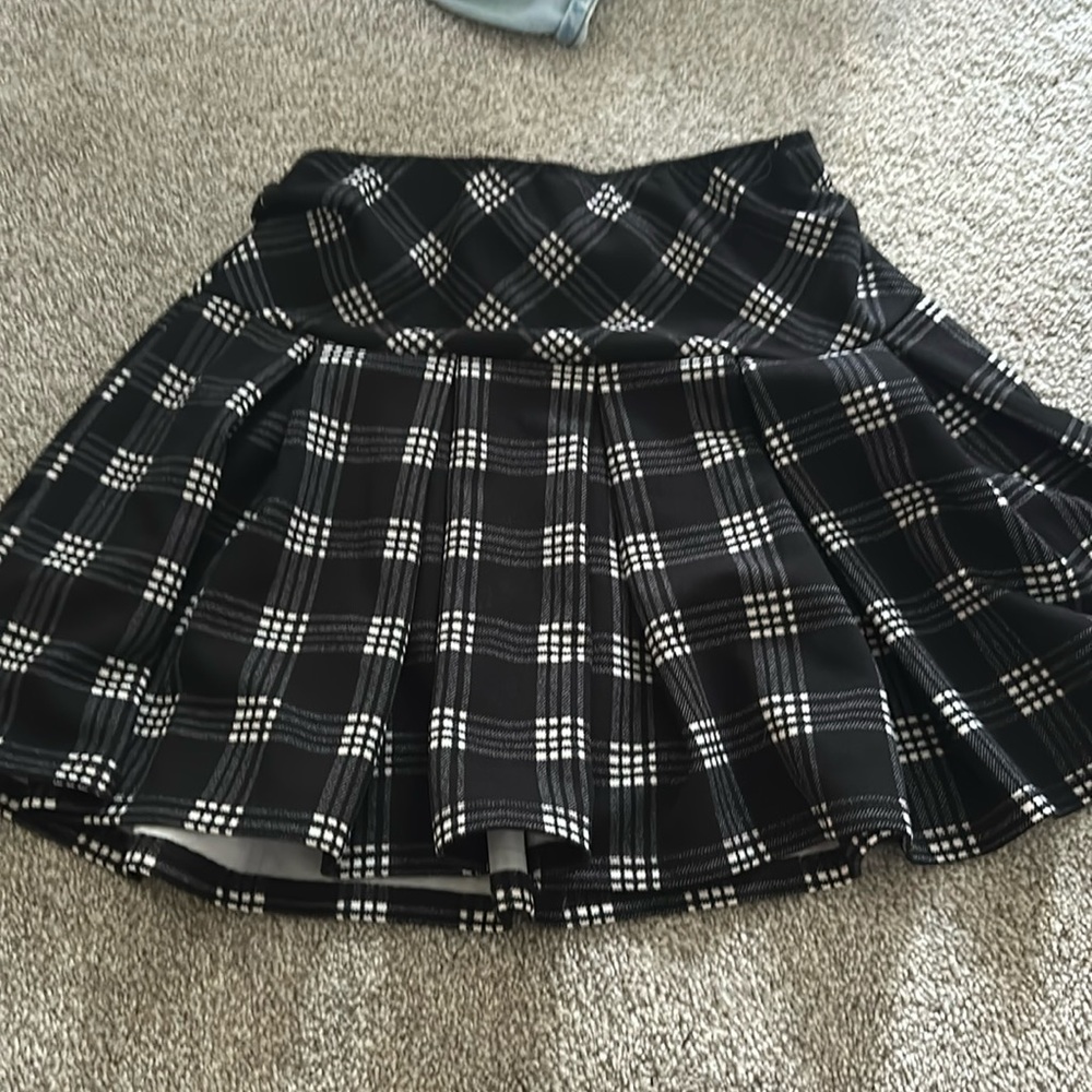 black skirt